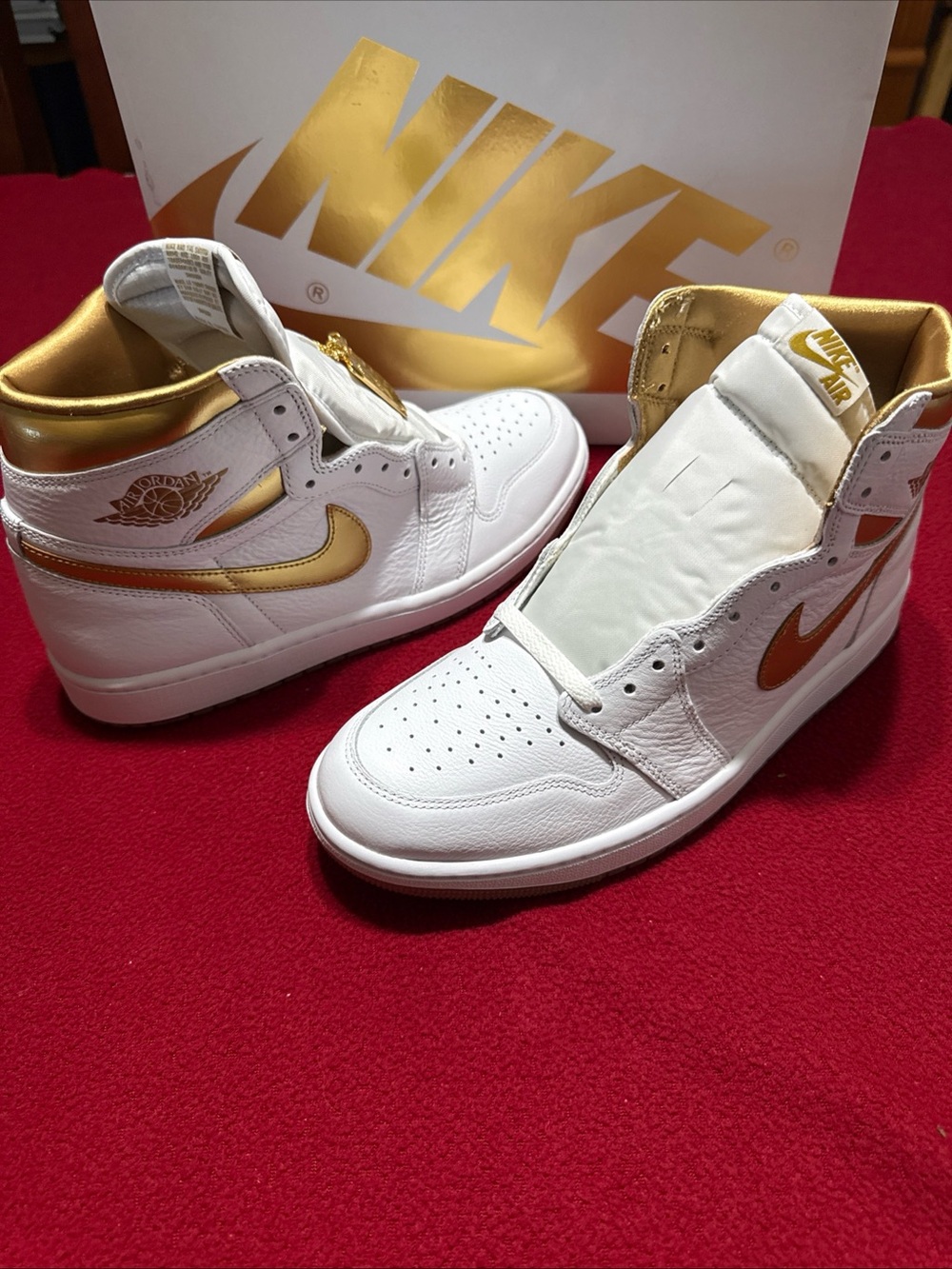 Nike Air Jordan 1 Retro High OG Metallic Gold White Women 11 Men 9.5